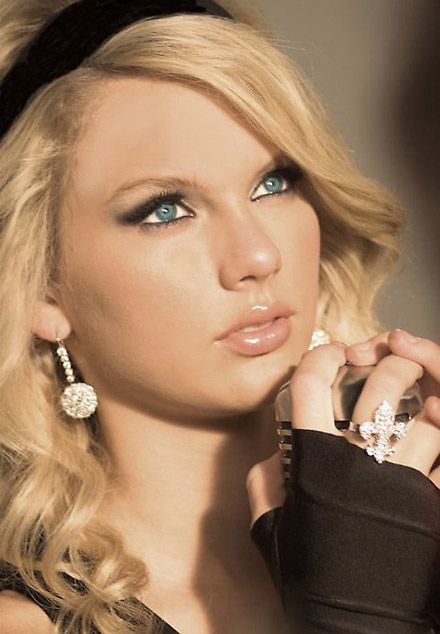 taylor-swift-b03200808230430471.jpg
